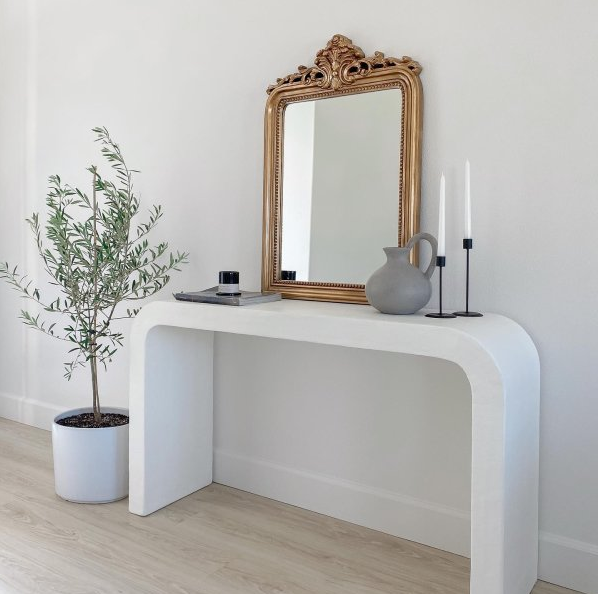 ARCH Hall Table