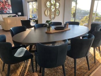 Gayle eliptical table